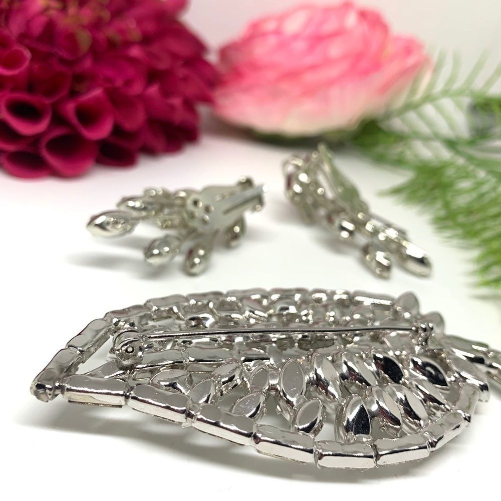 VINTAGE⚜️ART DECO Baguette Crystal Brooch & Clip Earrings Set - Picture 9 of 10